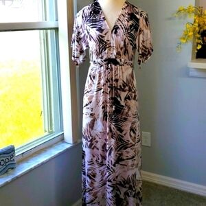 LISA RINNA, maxi dress size XS .Black gray and white design. Short sleev…